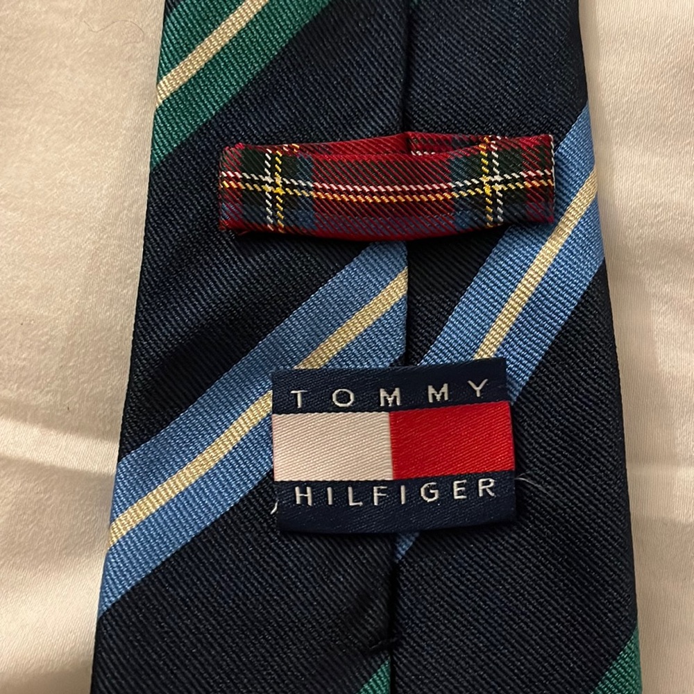 Tommy Hilfiger 100% silk hand made in Italy necktie